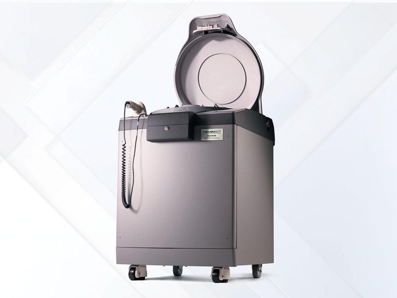 Système automatisé de traitement du sang Reveos